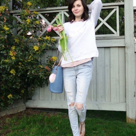 AMERICAN EAGLE•light washed ripped jeans - Picture 1 of 7